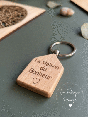 porte-clés maison en bois personnalisé fabriqué artisanalement en bois naturel